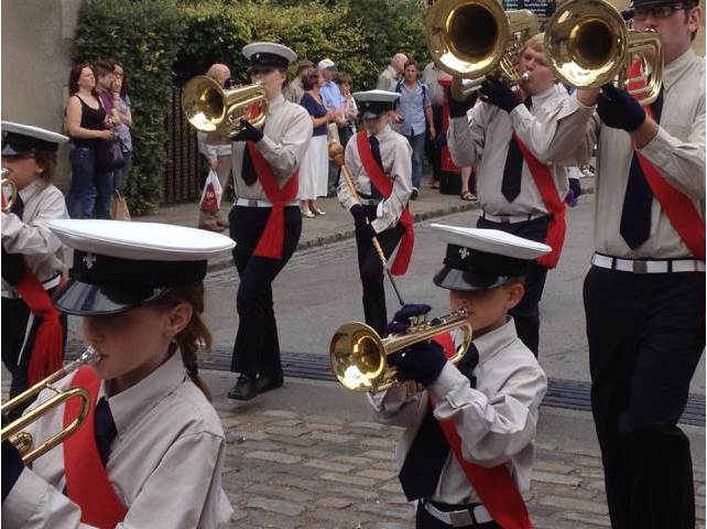 Book Marching Band