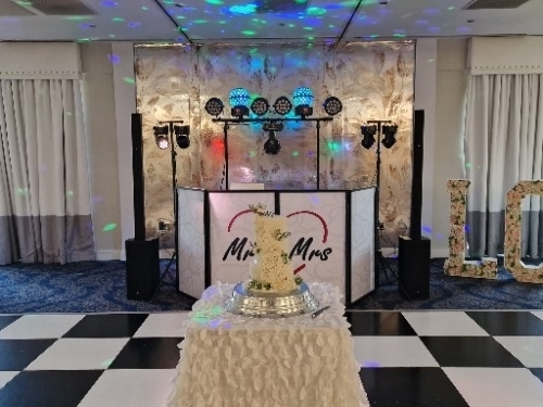 Bespoke Wedding Entertainer and DJ