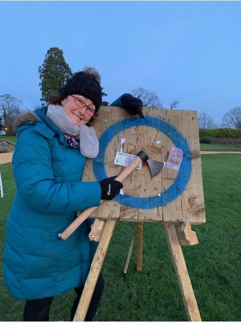 Axe-Throwing-Lady