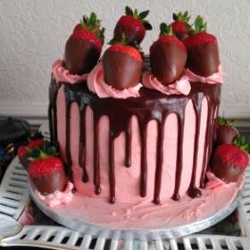 Chocolate drip cake