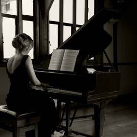 Carrie - Event Pianist