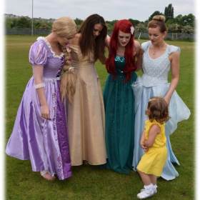 4 Princesses Together