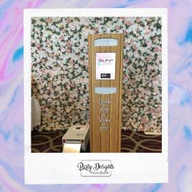 Selfie Booth Photo & Flower Wall