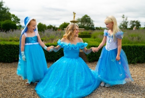 elsa princess party kent maidstone malling tonbridge frozen party elsa hire