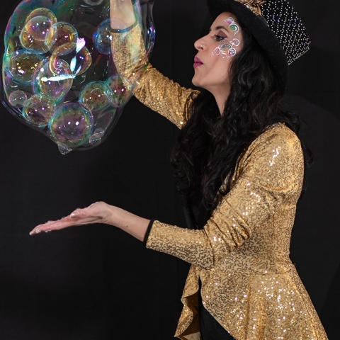 Indoors bubble show